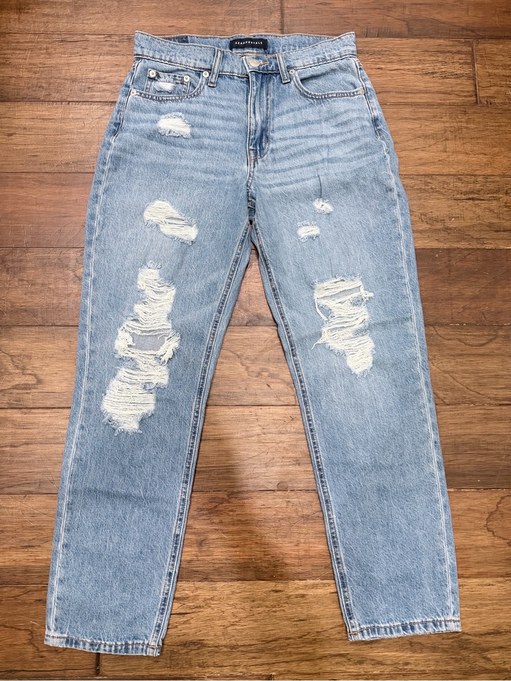 Aeropostale Mom Jeans Women’s Size 4 High Rise Distressed Light Wash Straight